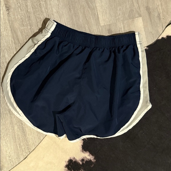 ⭐️Woman’s Dallas Cowboys Nike Dry-Fit Short•Navy/Grey•Size:M⭐️ - Picture 3 of 5